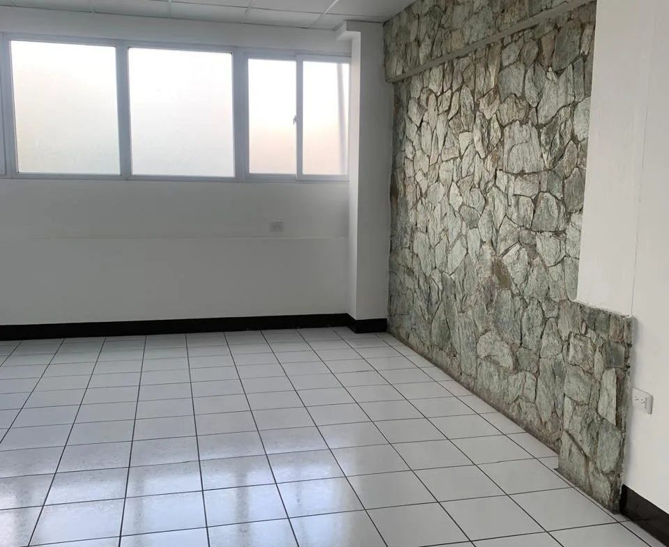 Edificio en renta, cerca de Estadio Mario Camposeco, Quetzaltenango - Miniatura 9